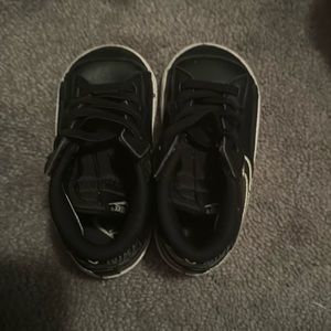 No tie Nike toddler tennis shoe